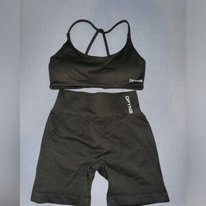 •DFYNE
•Dynamic twist back bra and short set  
•olive color